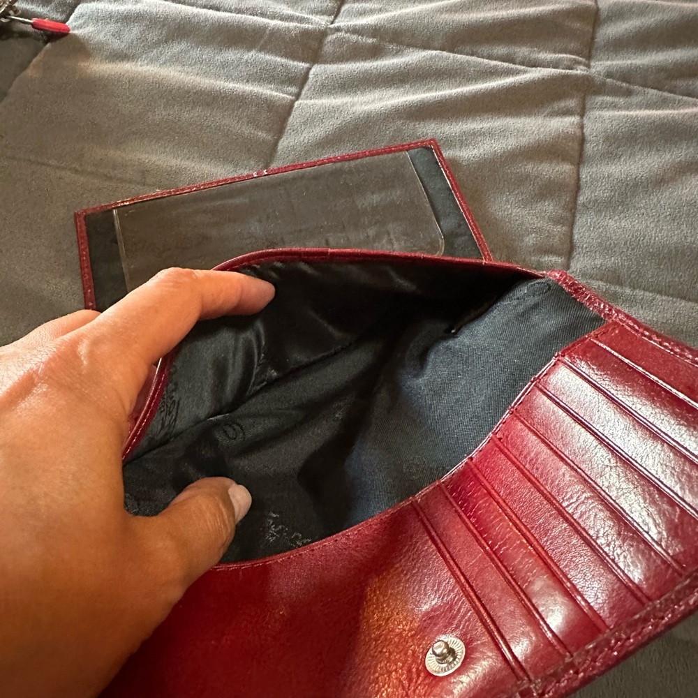 Red Leather FOSSIL Wallet - Picture 8 of 10